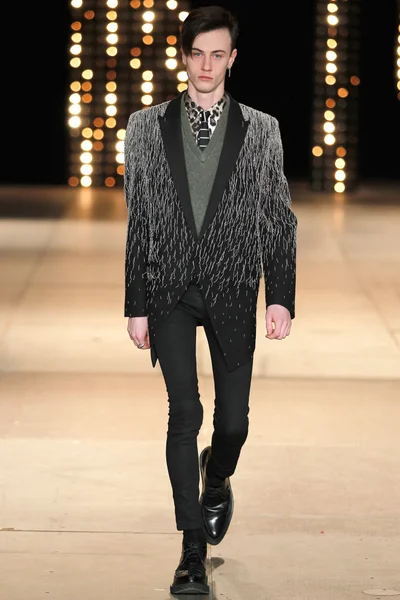 Look 50